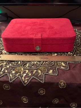 Red Velvet Jewelry Box – Compact Travel Case